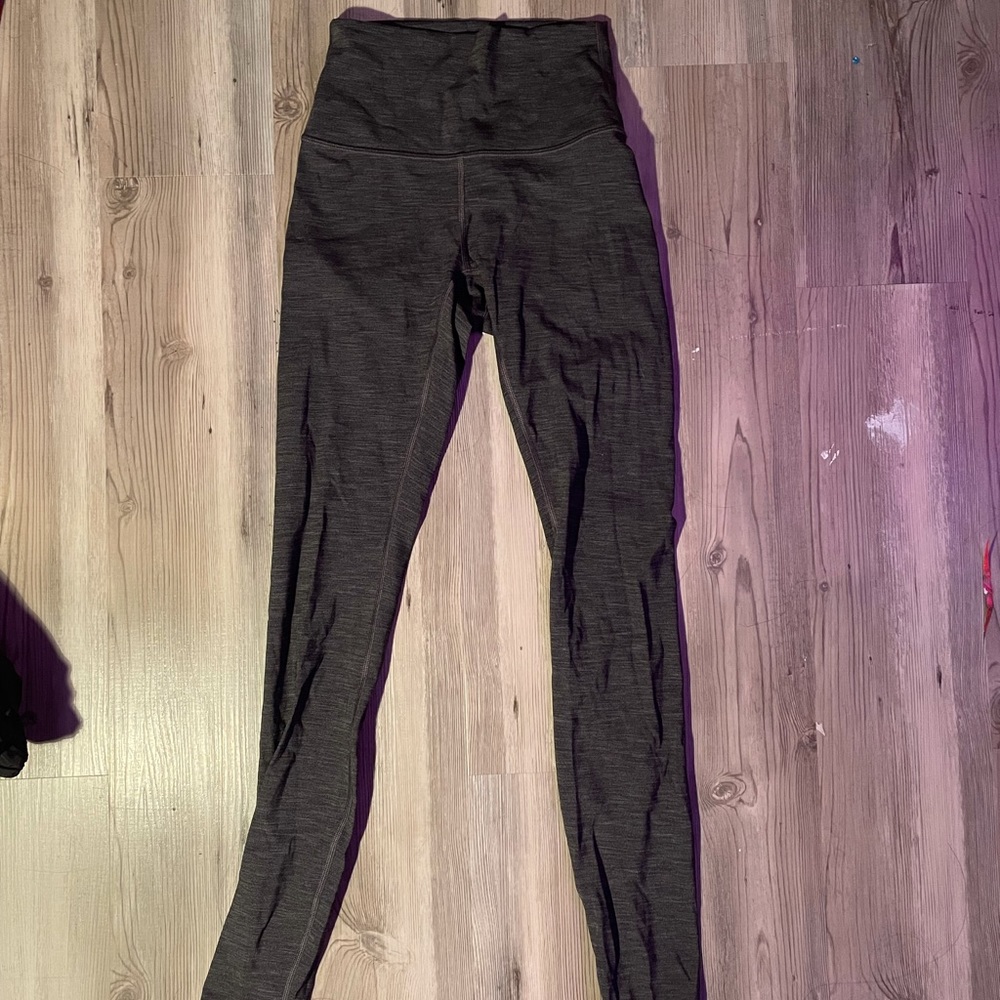 Lululemon high-rise 28” leggings